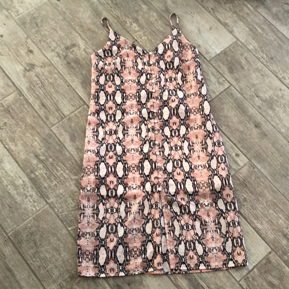 *8/$16 One ❤️ Clothing dress. Animal print size small - Picture 1 of 4